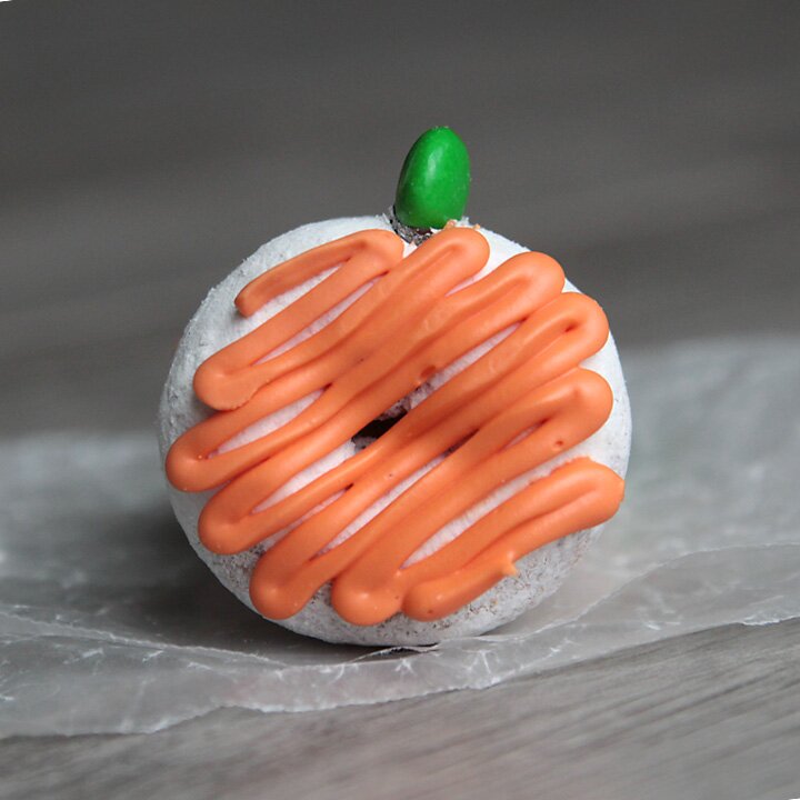 donut-pumpkins-easy-fun-donette-kid-food-craft-activity-halloween-4